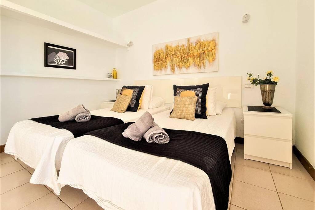 Stunning Sea View Villa With 6 Bedrooms & Heated Pool - Villa Renaissance Playa Blanca  Rom bilde
