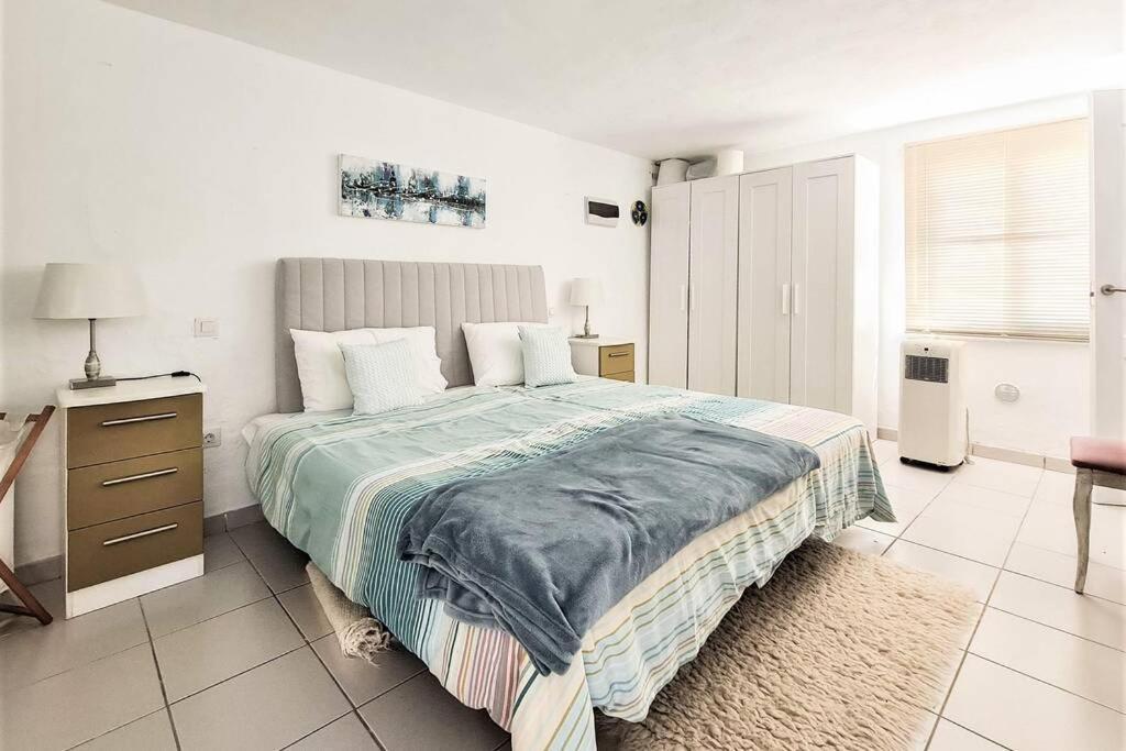 Stunning Sea View Villa With 6 Bedrooms & Heated Pool - Villa Renaissance Playa Blanca  Rom bilde