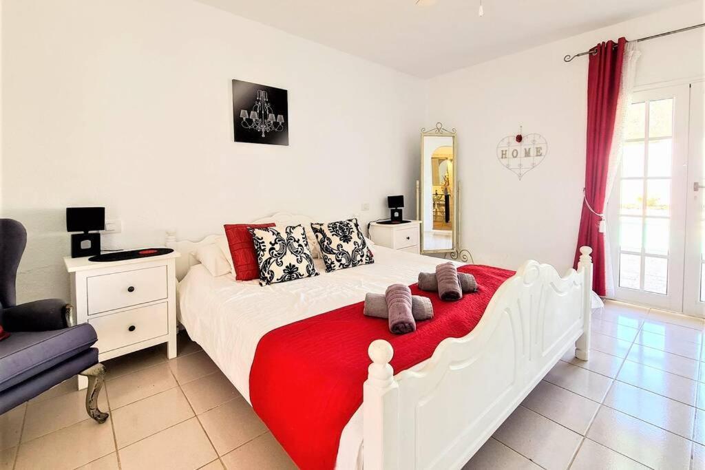 Stunning Sea View Villa With 6 Bedrooms & Heated Pool - Villa Renaissance Playa Blanca  Rom bilde